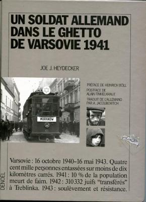 Un soldat allemand dans le ghetto de Varsovie 1941